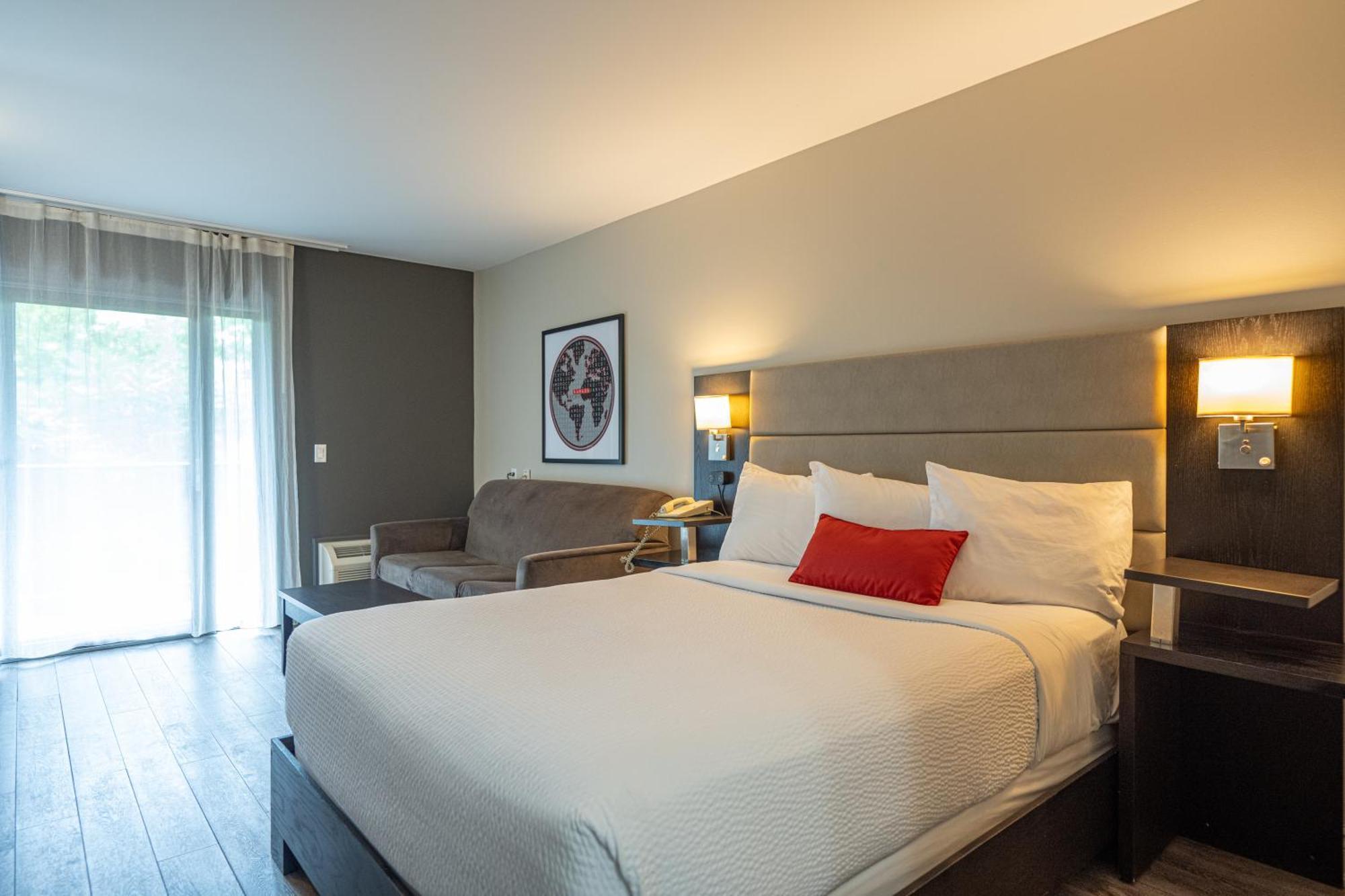 Ramada By Wyndham Ottawa On The Rideau Hotel Exterior photo