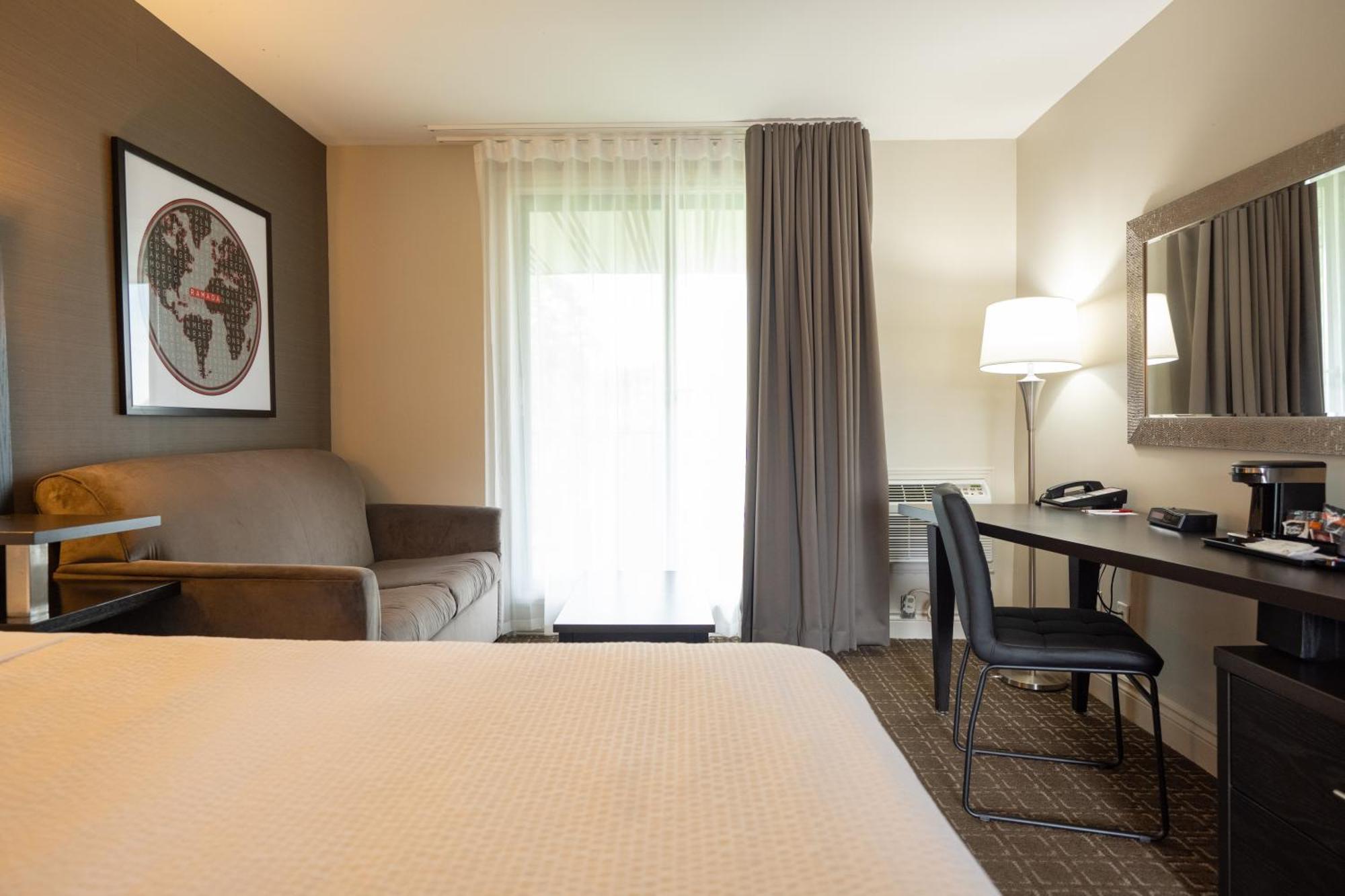 Ramada By Wyndham Ottawa On The Rideau Hotel Exterior photo