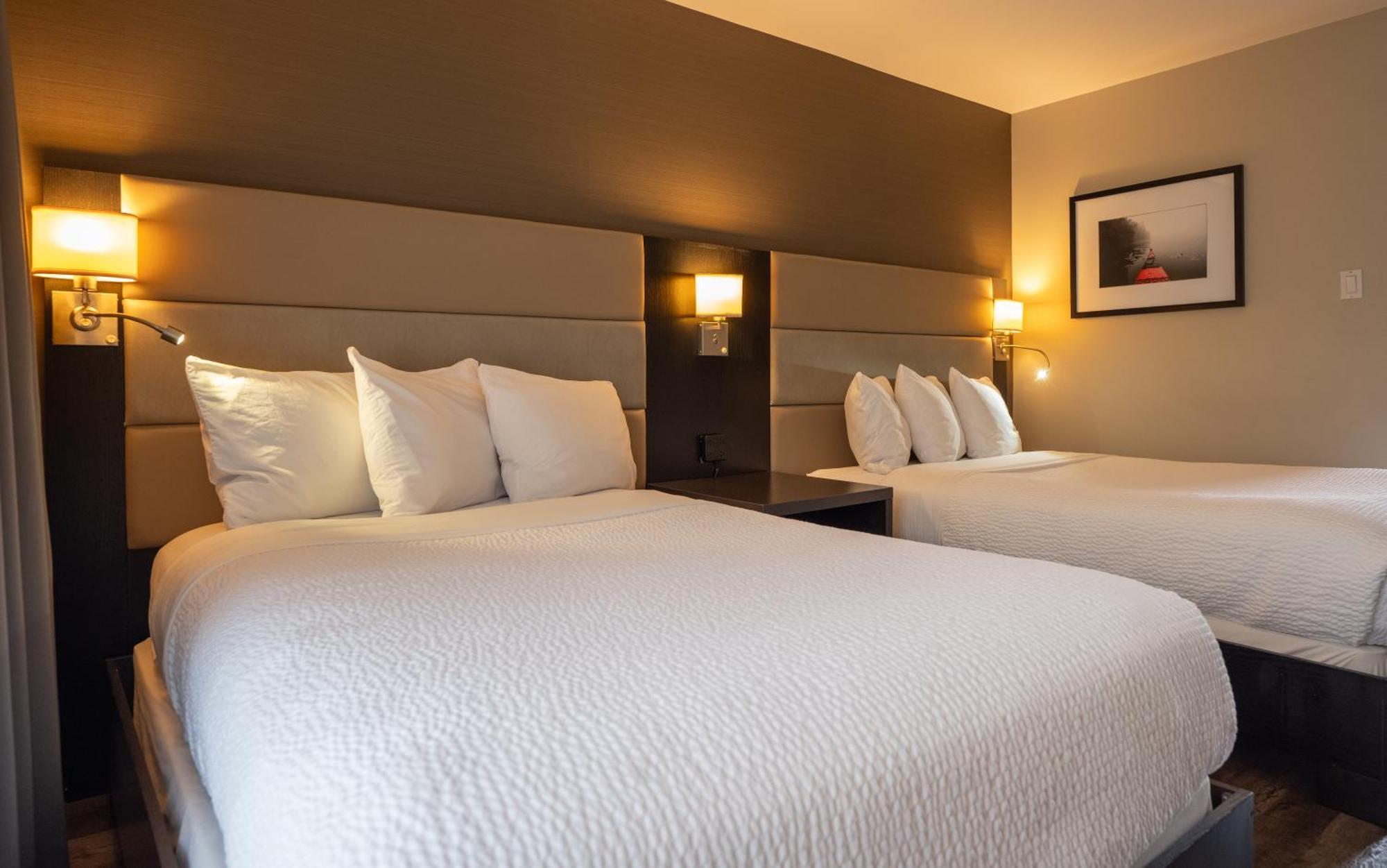 Ramada By Wyndham Ottawa On The Rideau Hotel Exterior photo