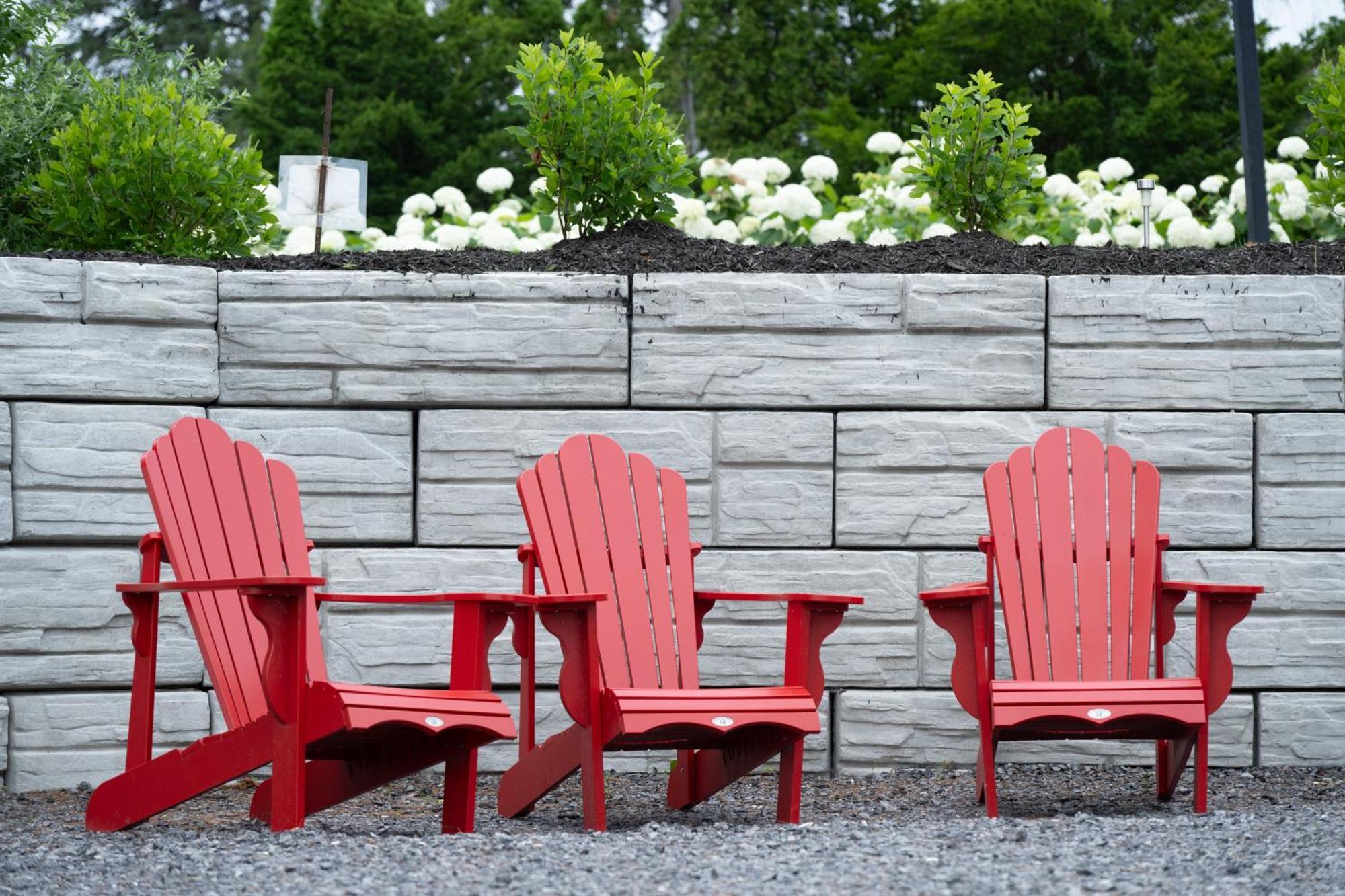 Ramada By Wyndham Ottawa On The Rideau Hotel Exterior photo