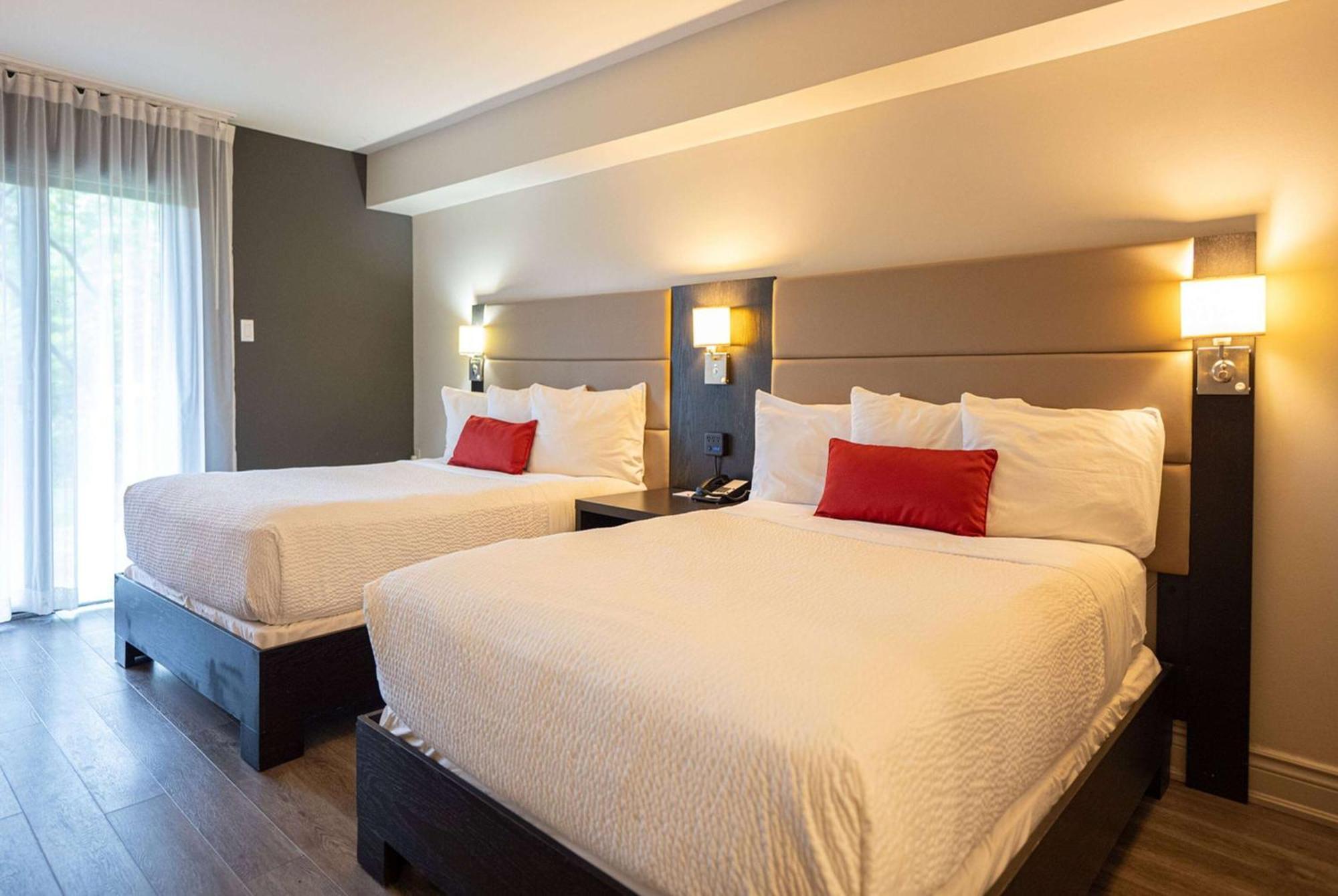Ramada By Wyndham Ottawa On The Rideau Hotel Exterior photo